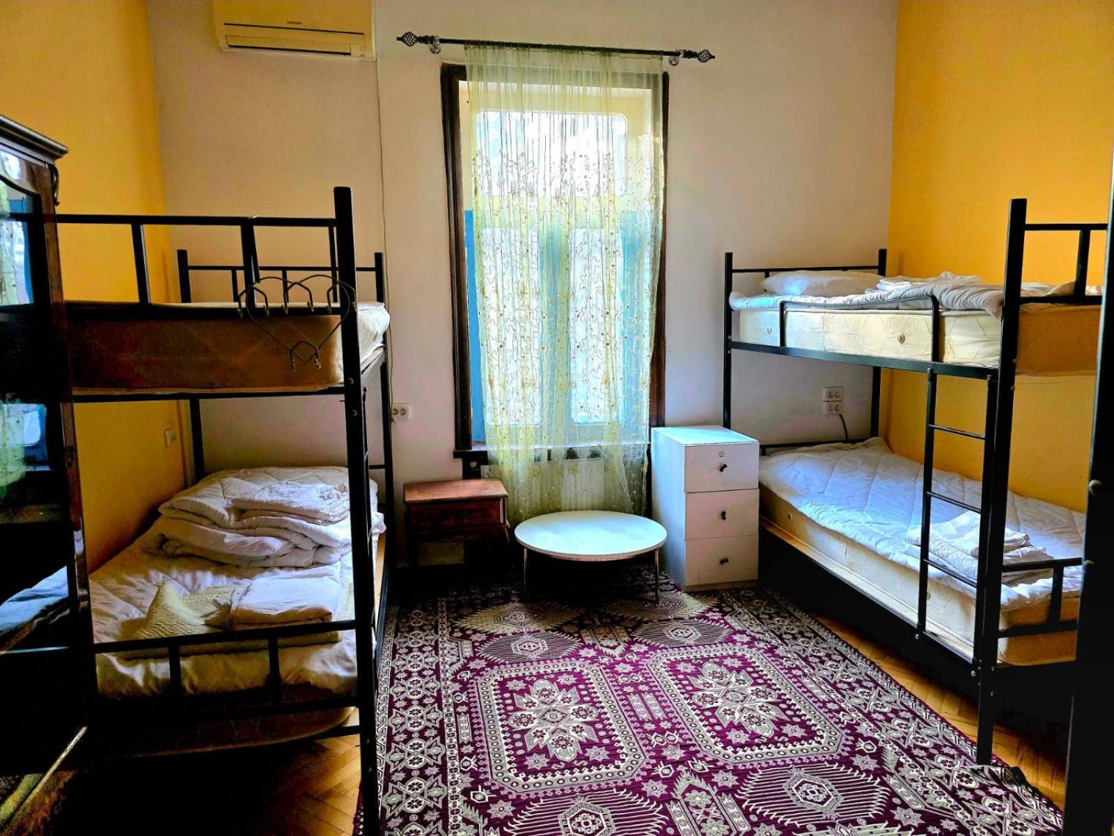 Colors Hostel Тбилиси Экстерьер фото