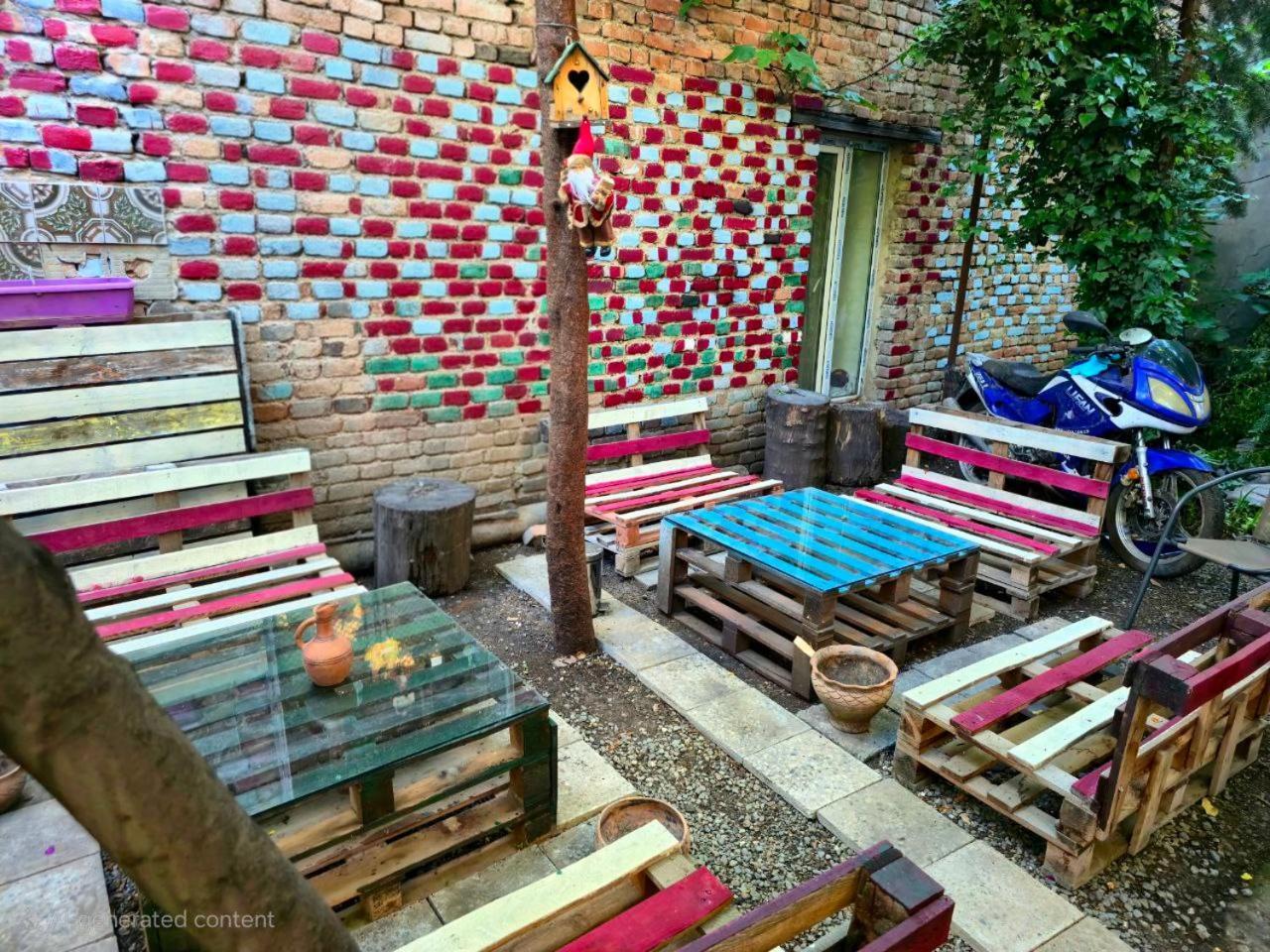 Colors Hostel Тбилиси Экстерьер фото