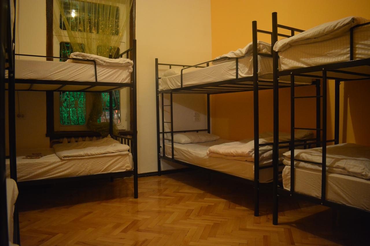 Colors Hostel Тбилиси Экстерьер фото