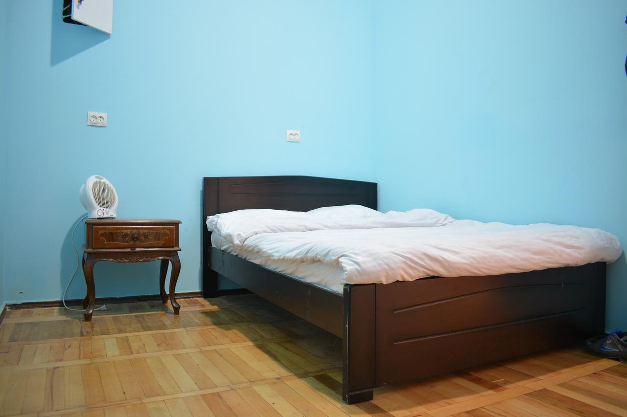 Colors Hostel Тбилиси Экстерьер фото