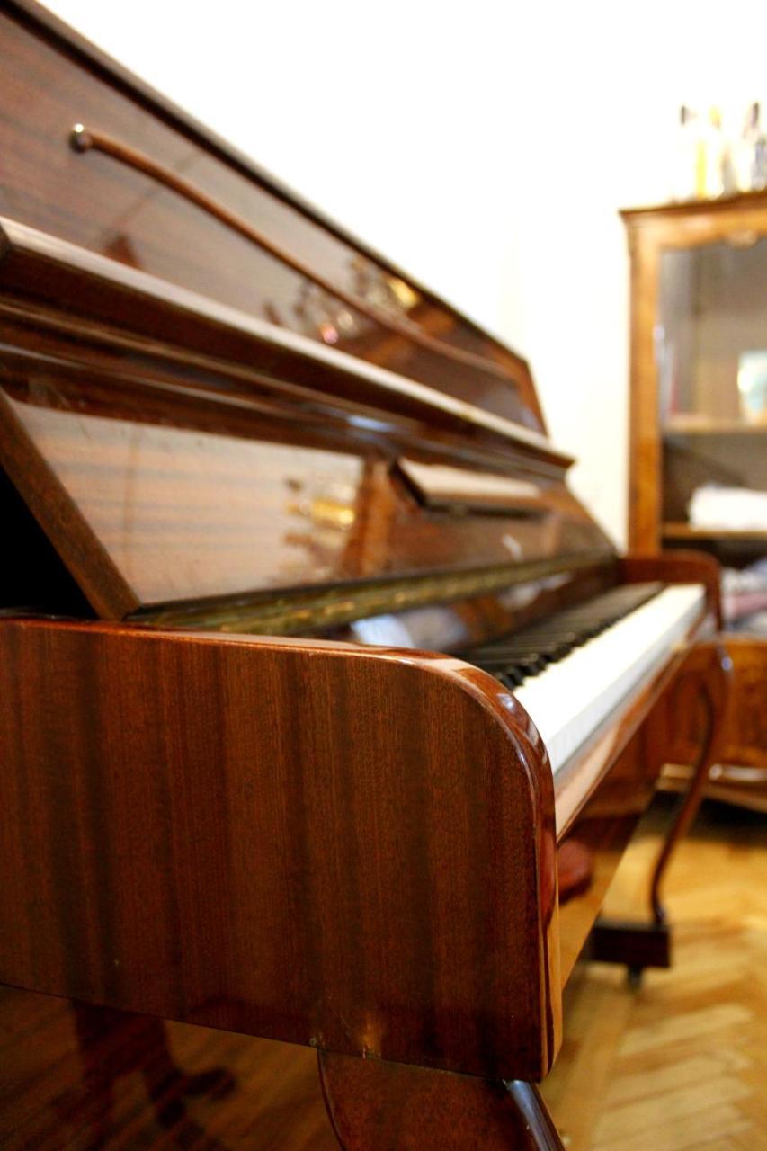 Colors Hostel Тбилиси Экстерьер фото