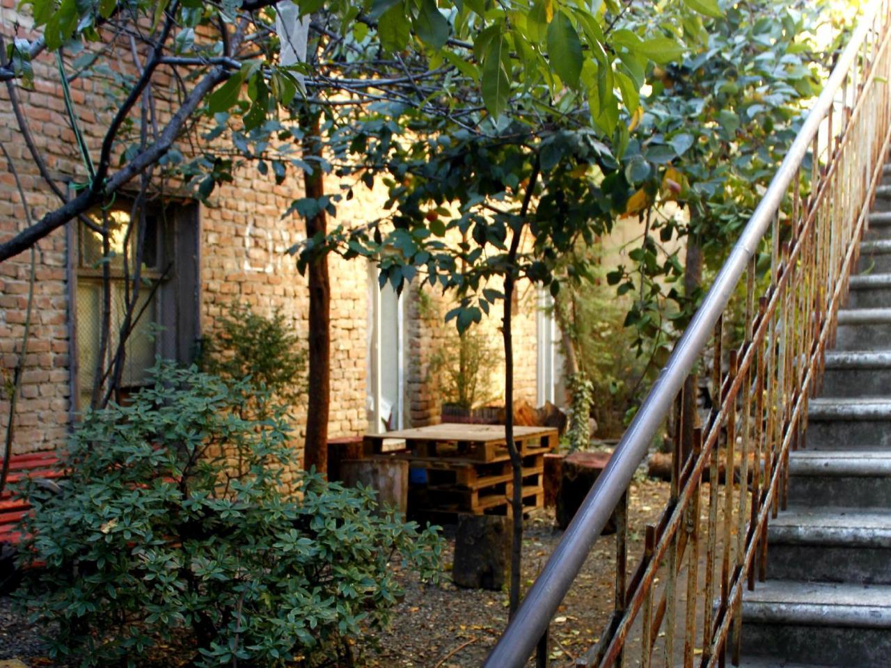 Colors Hostel Тбилиси Экстерьер фото